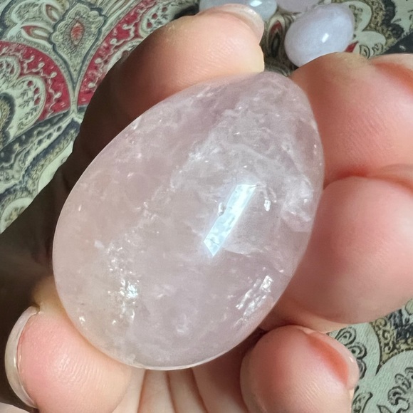 Rose Quartz Egg - Picture 7 of 12